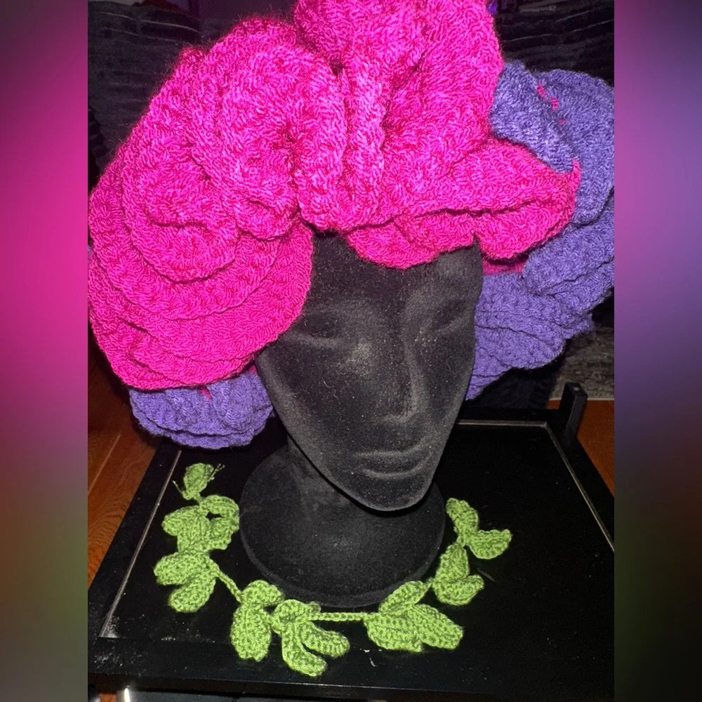 Ultra Ruffle Hat - Picture 3 of 4